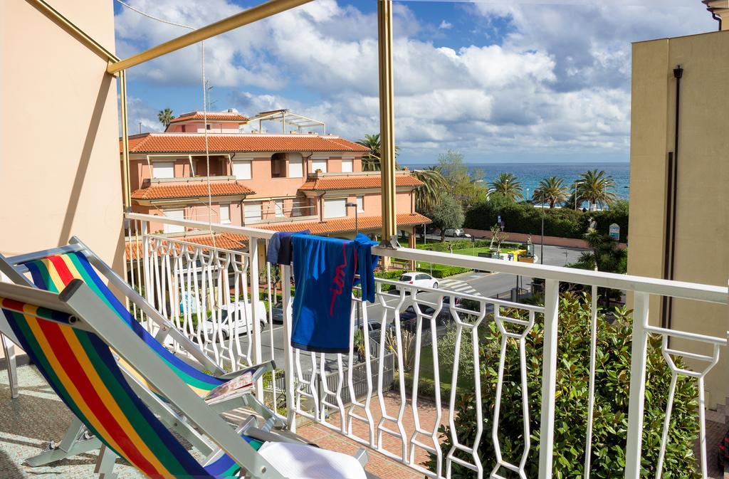 Ligure Residence Borgio Verezzi Exterior photo